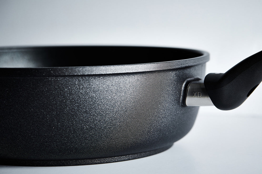 Swiss Diamond - 9.5" XD Non-Stick Induction Sauté Pan with Lid (24 cm) - XD6724iC