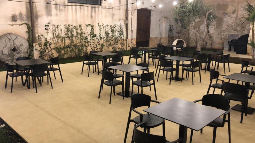 Tarrison - Abuela Black Arm Chair - AS29310A