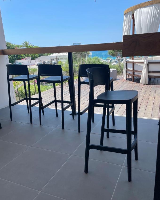 Tarrison - Abuela Black Counter Stool - AS2941067A