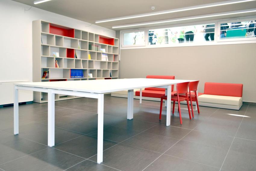 Tarrison - Abuela Red Side Chair - AS29206A