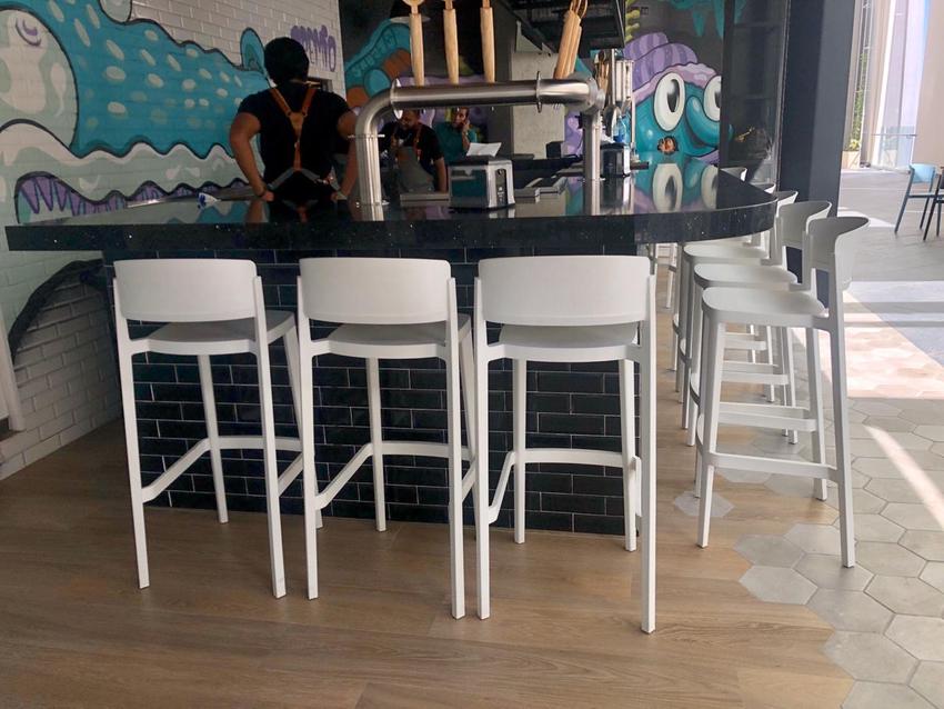 Tarrison - Abuela White Counter Stool - AS2940067A