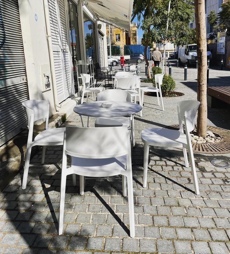 Tarrison - Abuela White Side Chair - AS29200A