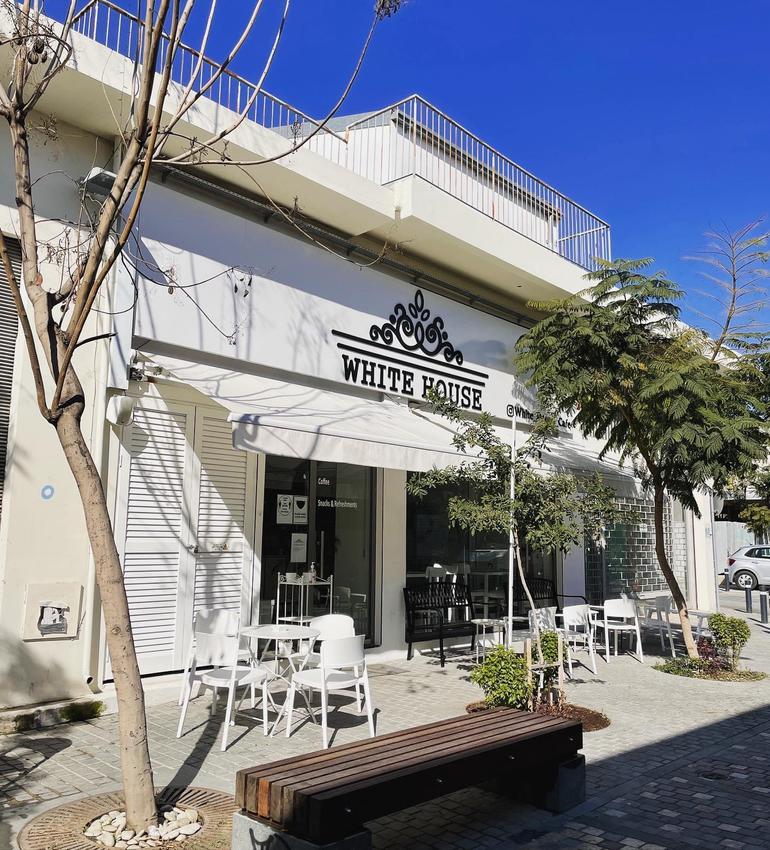 Tarrison - Abuela White Side Chair - AS29200A