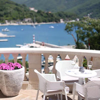 Tarrison - Minush White Arm Chair - AS22000A