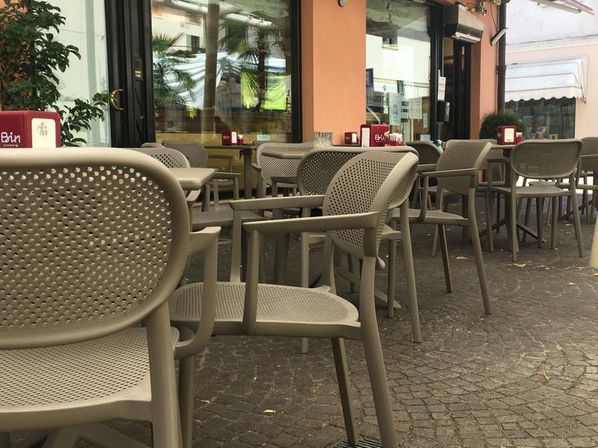 Tarrison - Nuta White Arm Chair - AS35500A