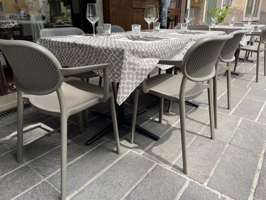 Tarrison - Nuta White Arm Chair - AS35500A