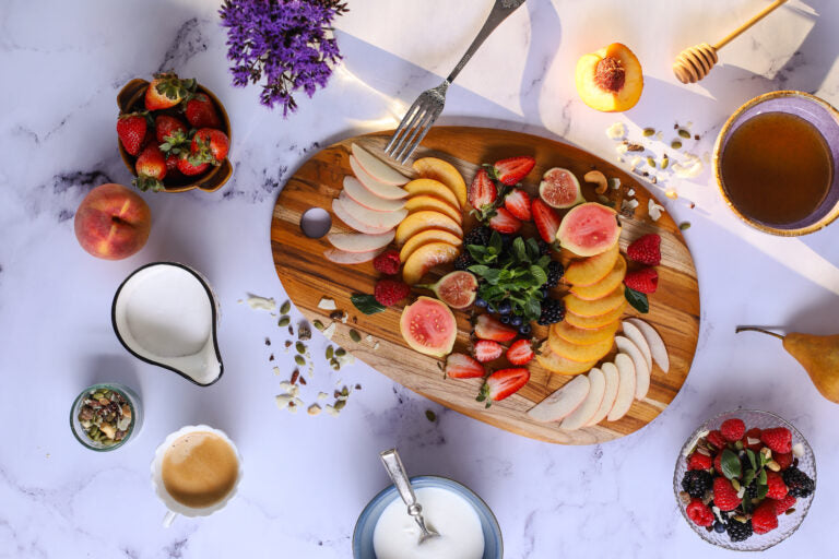 TeakHaus - 14" x 9" x 0.5" Elegant Oval Cutting/Serving Board - TH210