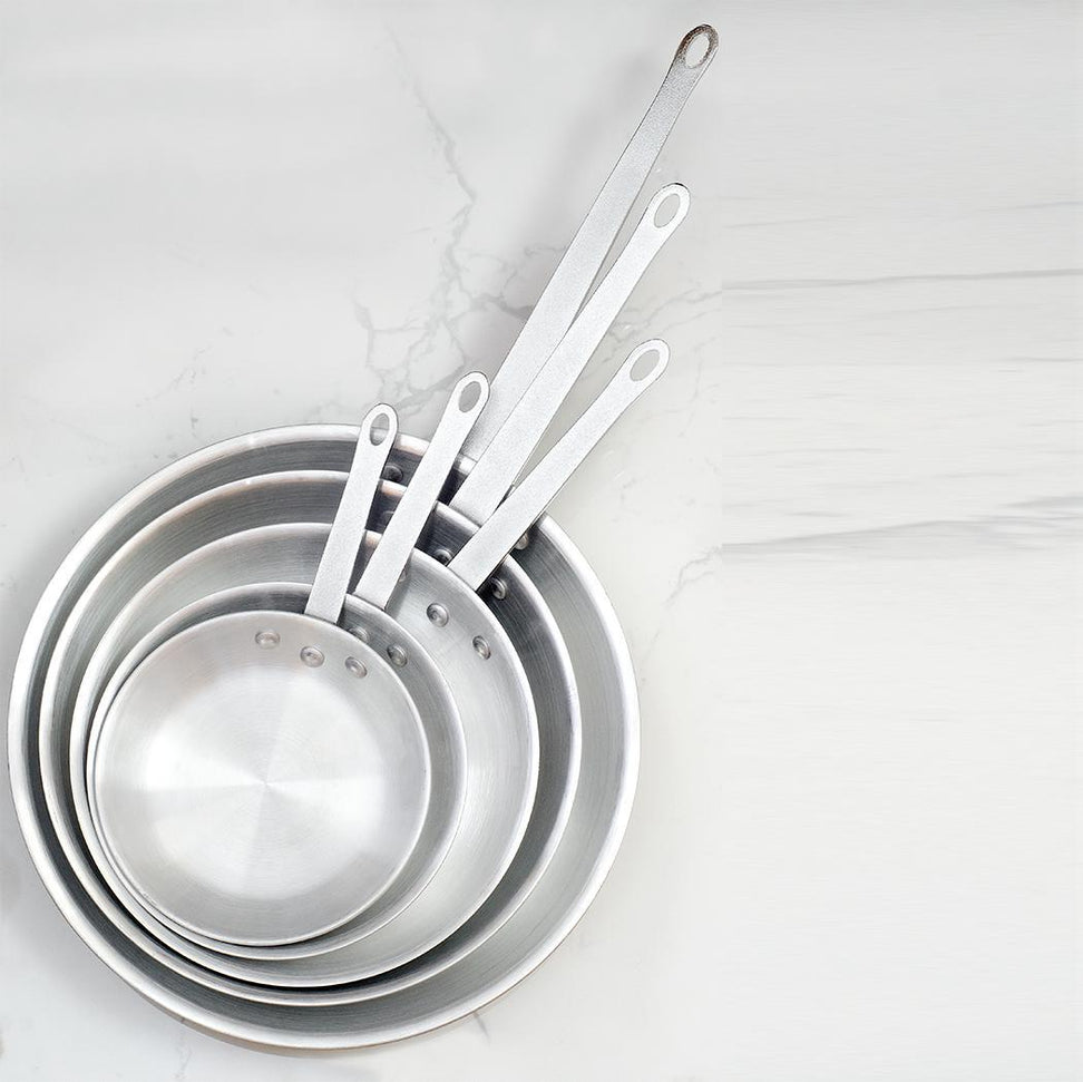 Thermalloy - 12" Aluminum Fry Pan with ThermoGrip Silicone Sleeve - 5813812