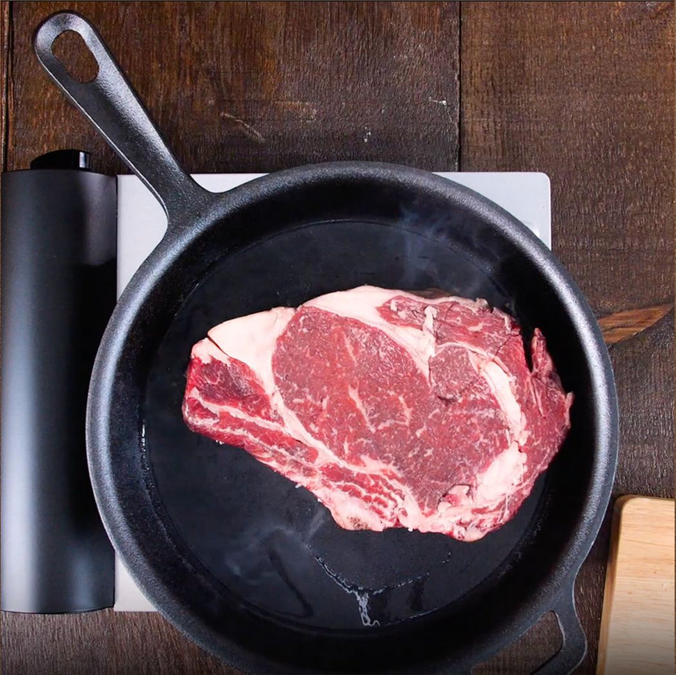 Thermalloy - 12" Preseasoned Cast Iron Skillet with Helper Handle - 573732