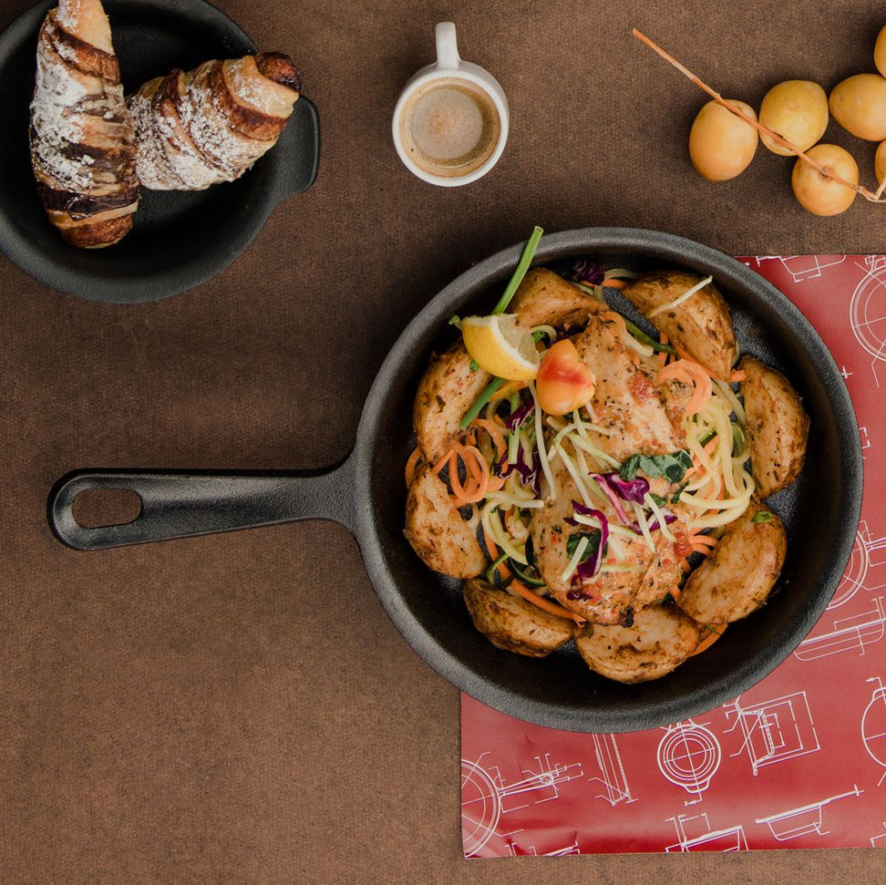 Thermalloy - 8" Preseasoned Cast Iron Skillet - 573728