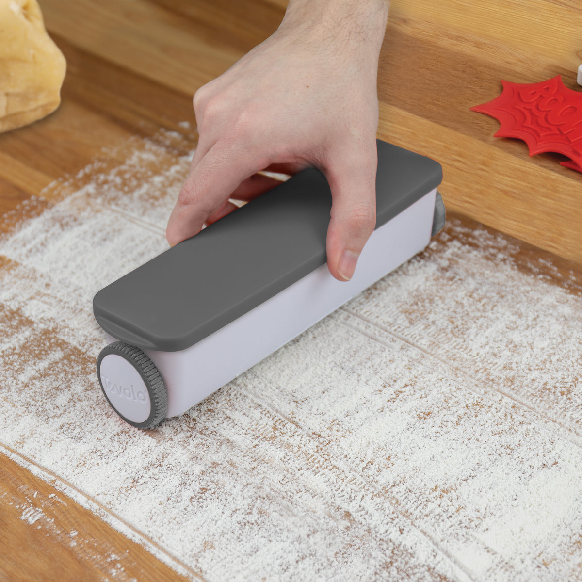 Tovolo - Charcoal Rolling Flour Duster - TV27008-200