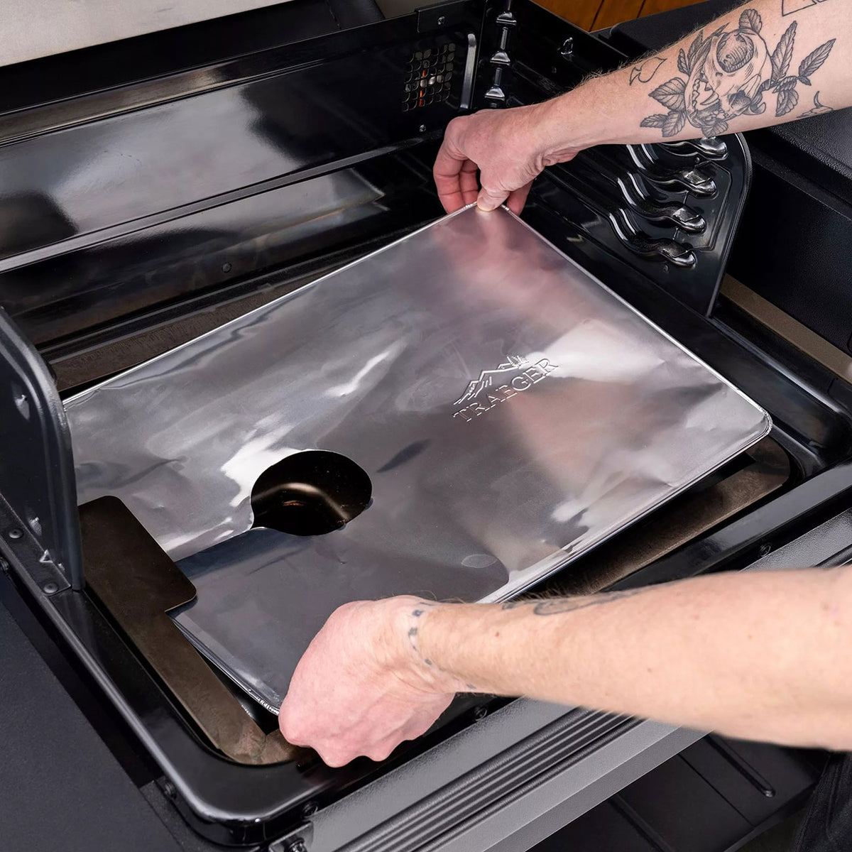 Traeger - Drip Tray Liners Size D, Pack of 8 - BAC606
