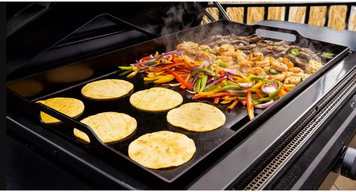 Traeger - Flatrock 3 Zone 33" Flat Top Propane Griddle - TF3CN59AN