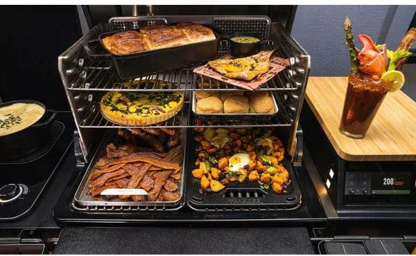 Traeger - ModiFIRE Reversible Cast Iron Griddle - BAC696