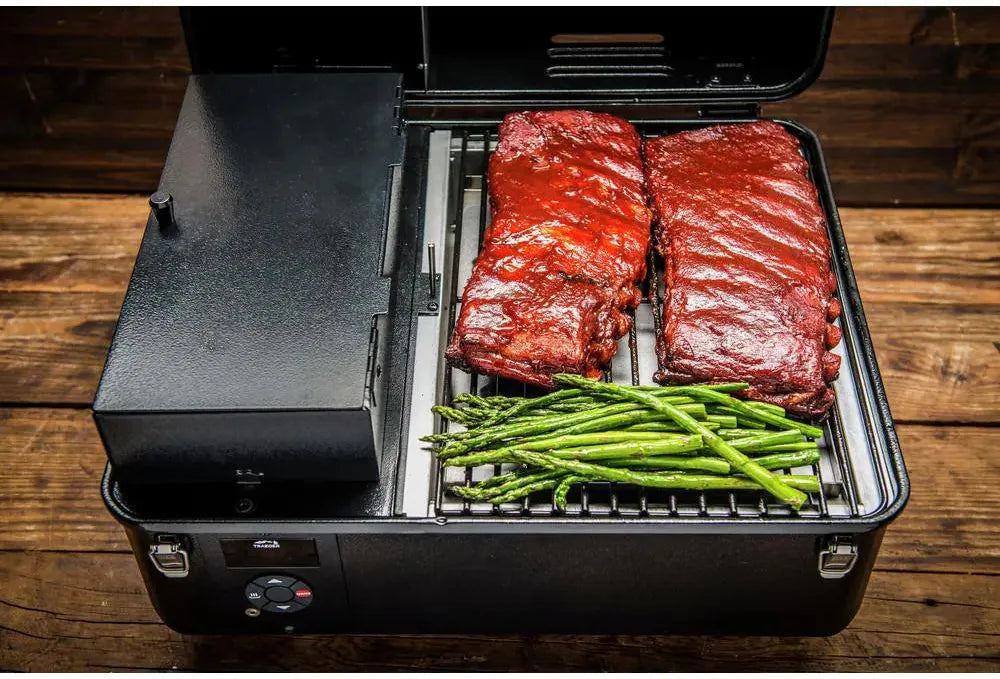 Traeger - Ranger Portable Wood Pellet Grill - TFT18KLDC