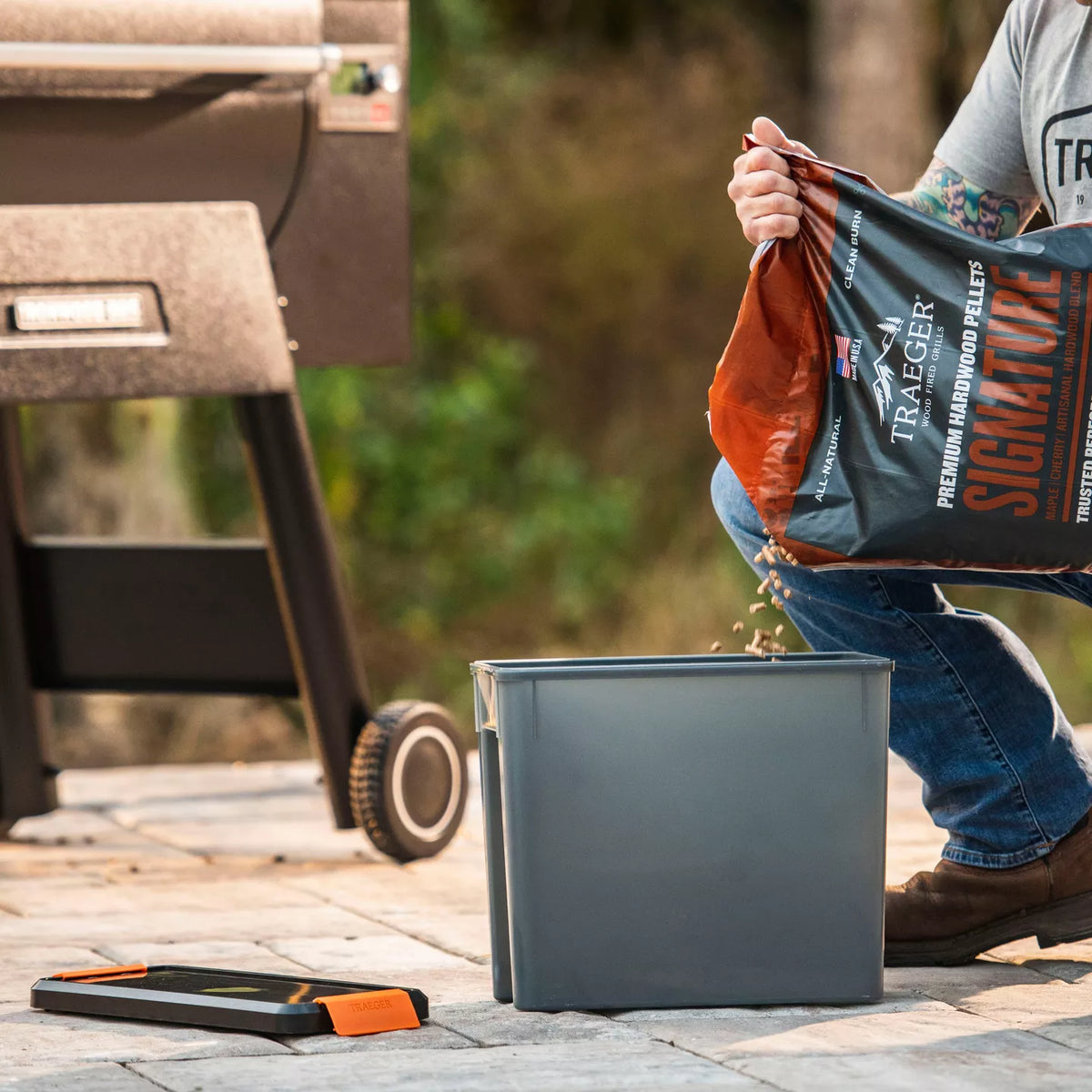 Traeger - StayDRY Pellet Bin & Lid - BAC615