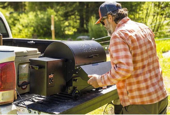 Traeger - Tailgater 20 Black Portable Electric Wood Pellet Grill and Smoker - TFB30KLF