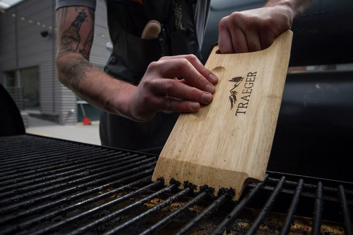 Traeger - Wooden Scape Grill Scraper - BAC454