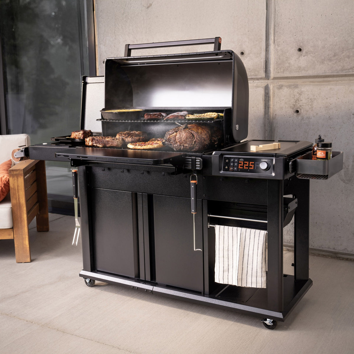 Traeger - Woodridge Elite Wood Pellet Grill - TFC97XLHC