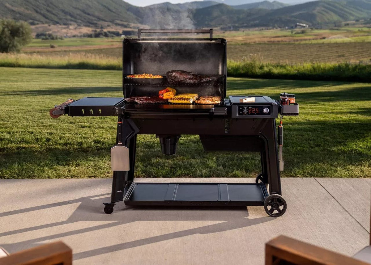 Traeger - Woodridge Pro Wood Pellet Grill - TFB97JLHC