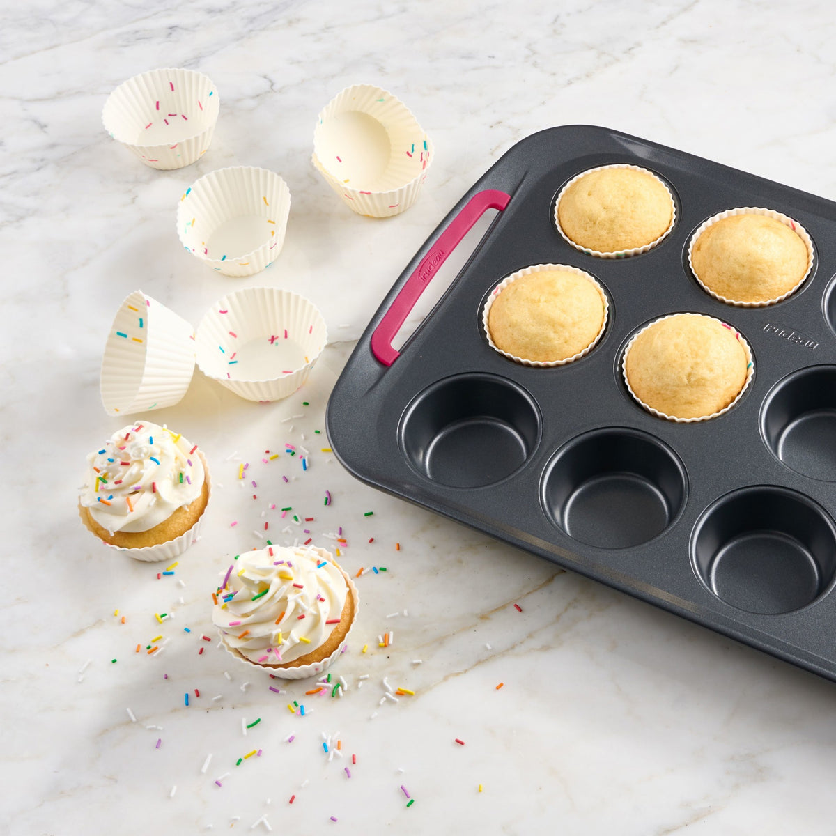 Trudeau - Pack of 12 Standard White Silicone Muffin Cups - 05119064