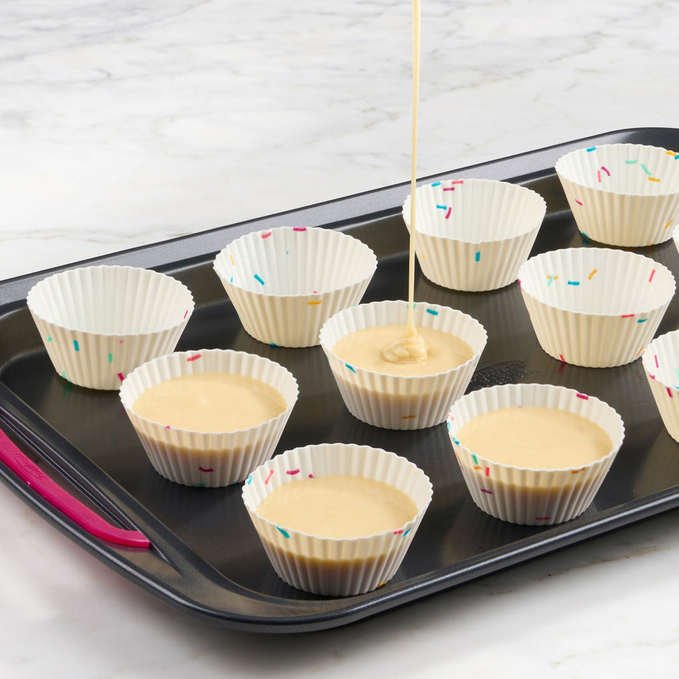 Trudeau - Pack of 12 Standard White Silicone Muffin Cups - 05119064