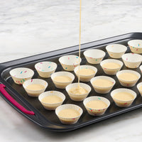 Trudeau - Pack of 24 Standard White Silicone Muffin Cups - 05119065