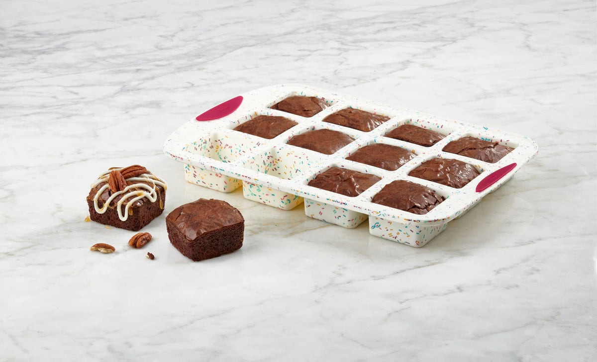 Trudeau - Structure Silicone Confetti Fuchsia 12 Cavity Brownie Pan - 05120125