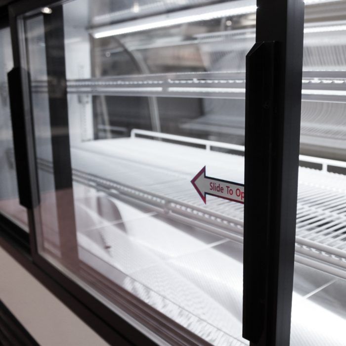 Turbo Air - 36.5" White Refrigerated Curved Glass Bakery Case-Dry - TCGB-36DR-W (ETA 5-6 Weeks)