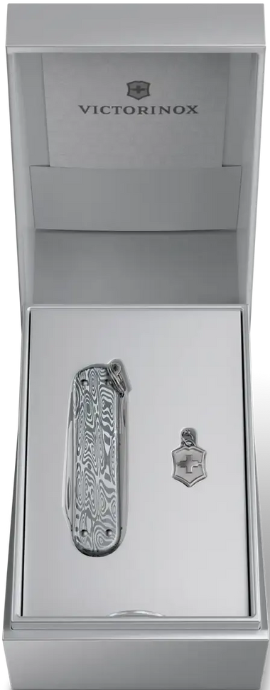 Victorinox - Classic SD Brilliant Damast Swiss Army Knife - 0.6221.34
