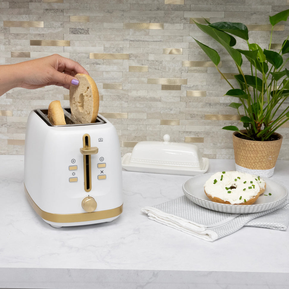 West Bend - Timeless 2-Slice White & Gold Toaster - TTWB2SWG13