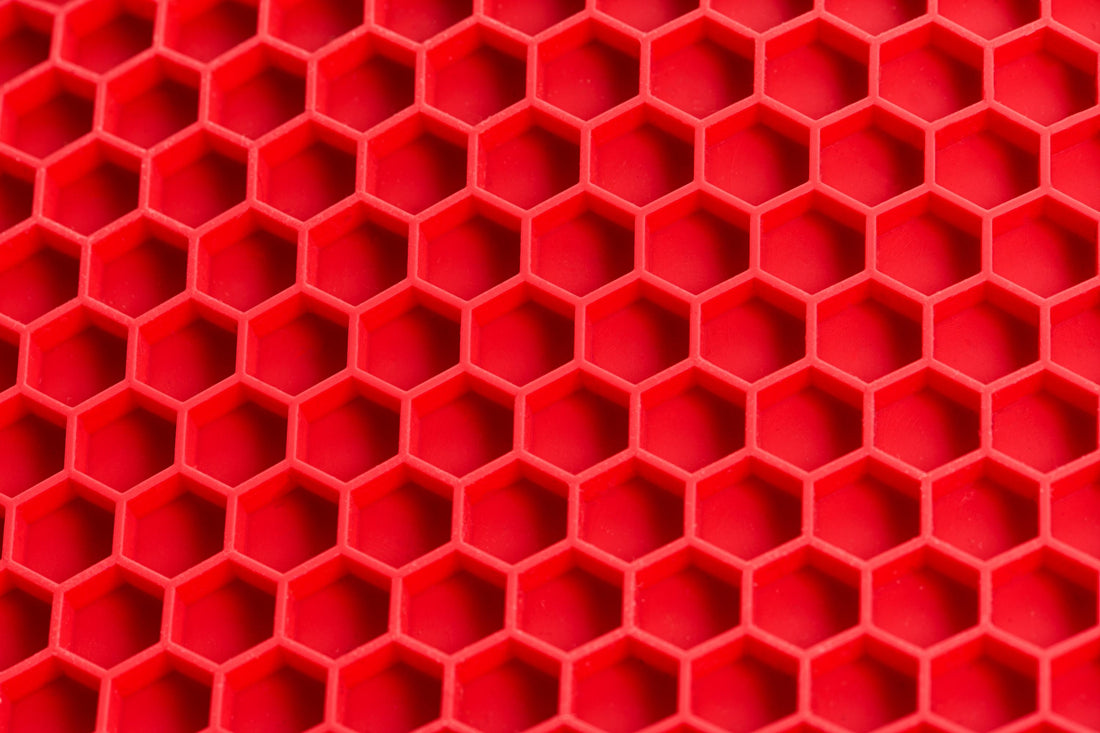 Woll - 9.4" Round Silicone Coasters With Honeycomb Structure (24 CM) - MA24