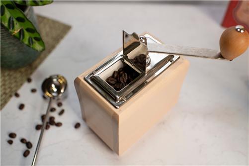 Zassenhaus - Santiago 5.5" Natural/Chrome Coffee Mill - M040098