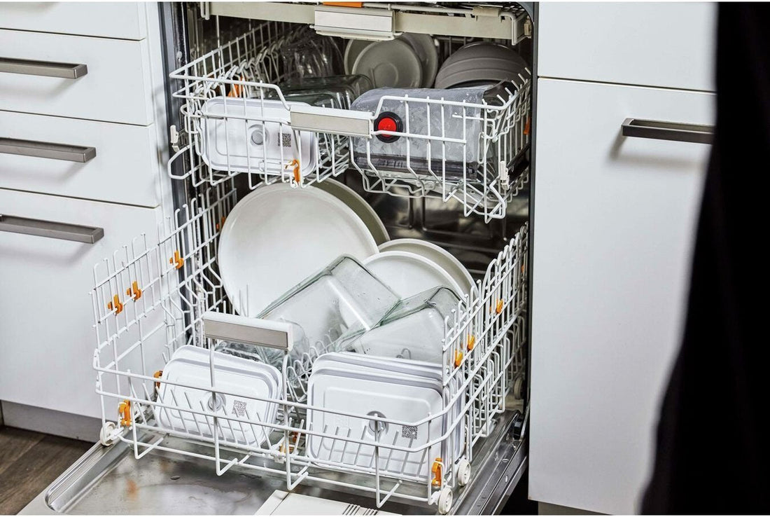 Zwilling - 2.3 L Fresh & Save Large Plastic Vacuum Container - 36804-300