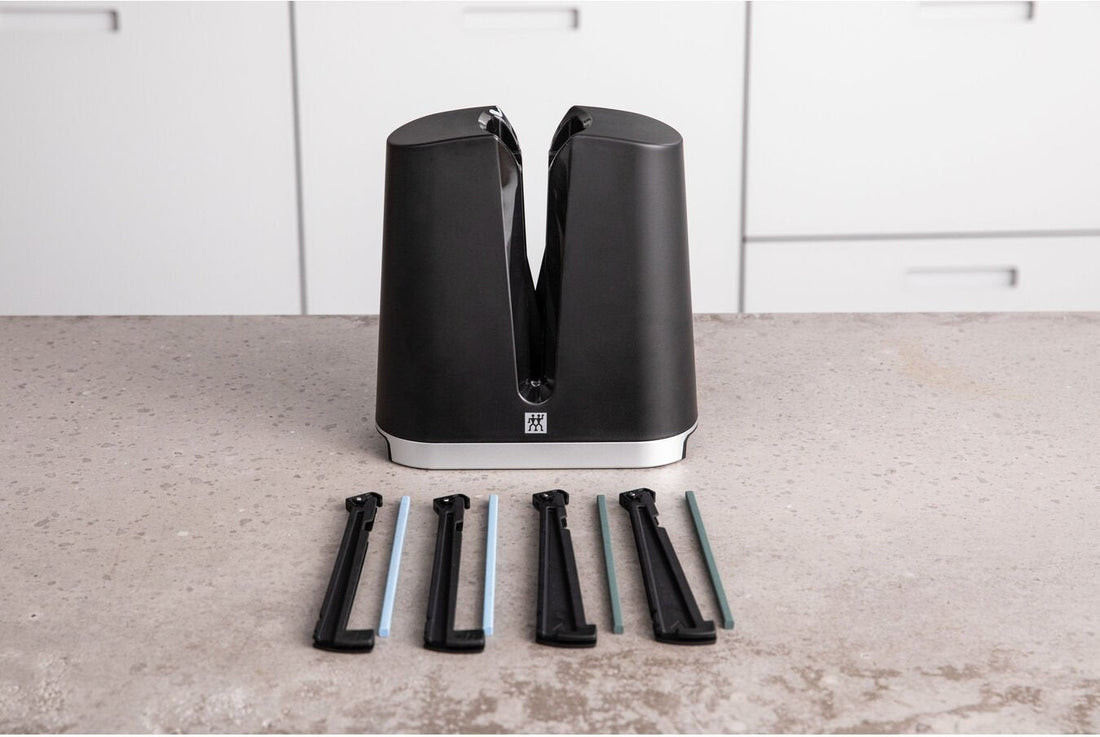 Zwilling - 7" V-Edge Nakiri Knife With Sharpener - 36130-016