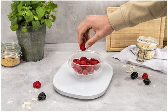 Zwilling - Enfinigy Silver Wireless Charging Kitchen Scale - 53104-400 - DISCONTINUED