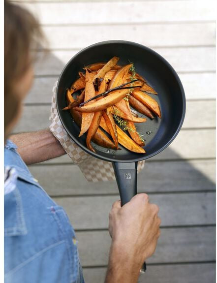 Zwilling - Madura Plus 11" Aluminum Deep Fry Pan - 66290-286