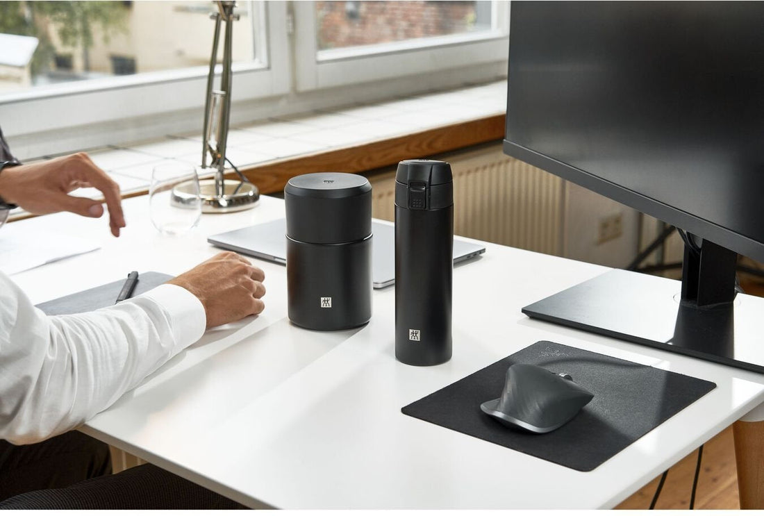 Zwilling - Thermo 700 mL Black Food Jar - 39500-510