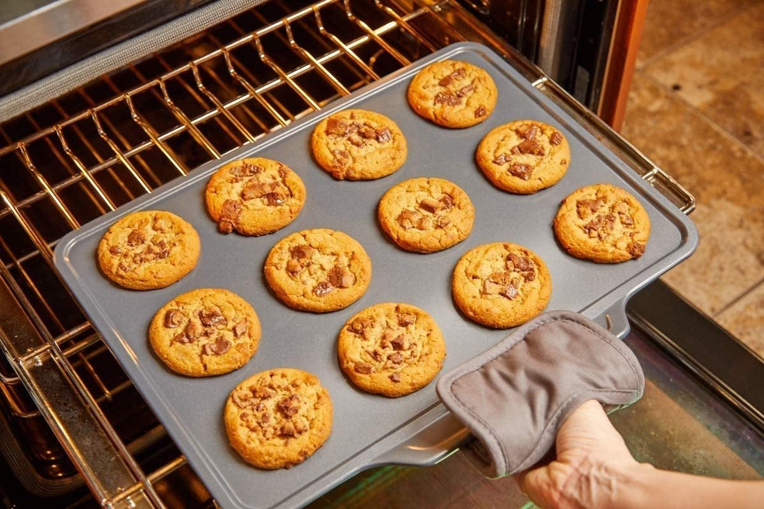 All-Clad - Pro-Release Non-Stick Cookie Sheet - J2574364 - DISCONTINUED