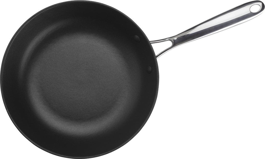 Cuisinart - 10" Red Skillet - CIL22-26RC