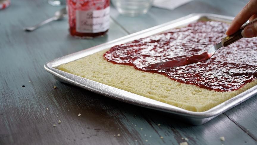 Doughmakers - 10" x 15" Jelly Roll Pan - 10311