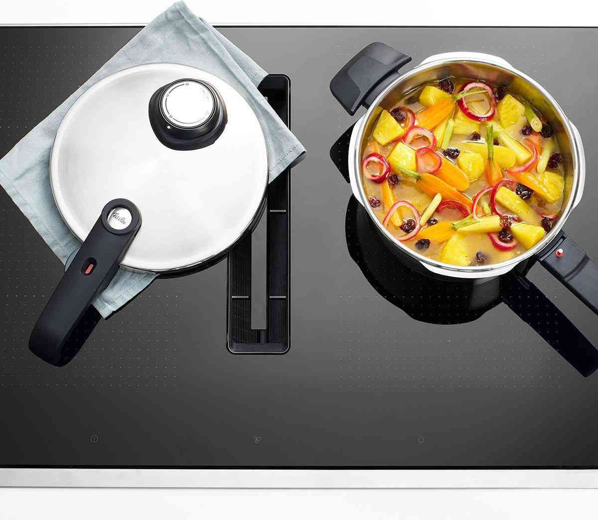 Fissler - 6.3 QT & 3.7 QT Vitavit Premium Pressure Cookers with Cover - 622-412-13-0900