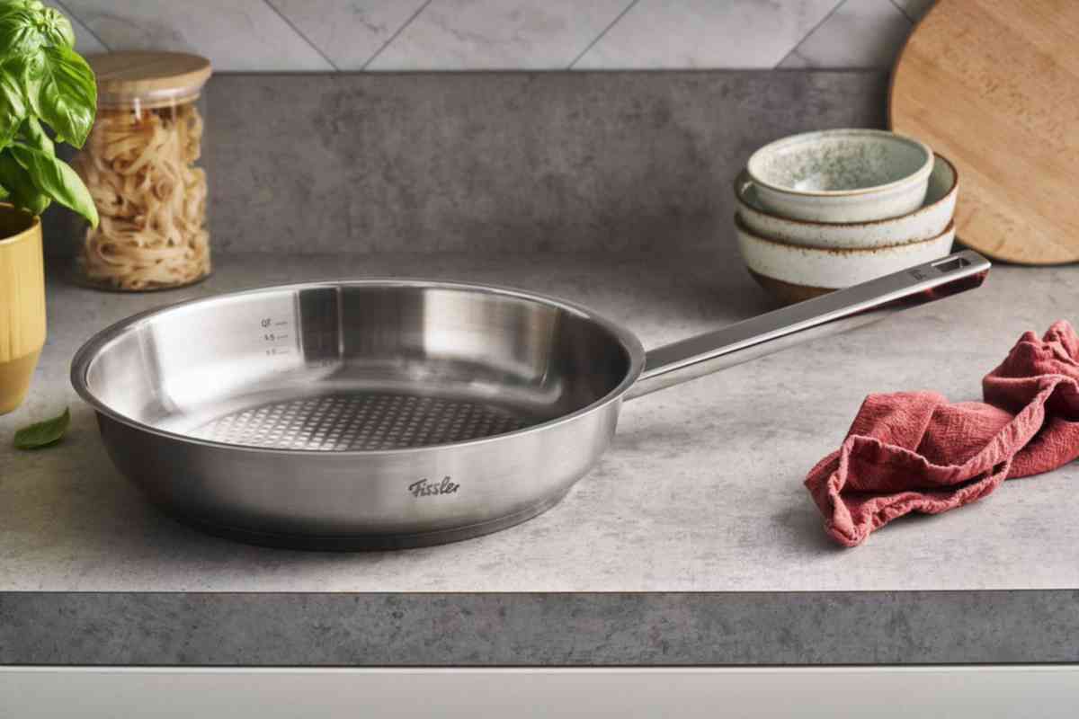 Fissler - 9.5" Original-Profi Stainless Steel Fry Pan - 084-378-24-1000