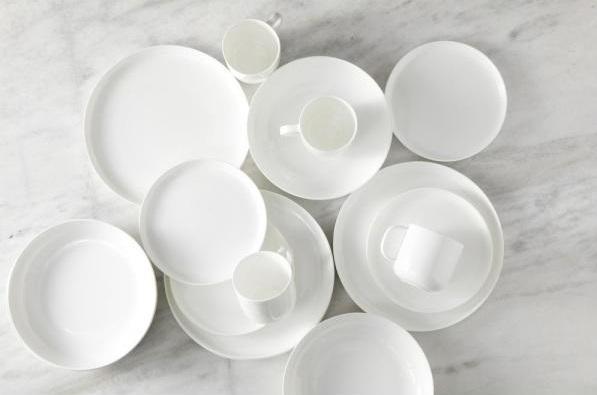 Fortessa - 8.5" Amanda White Embossed Plates, Pack of 4 - 7000.FFD.08