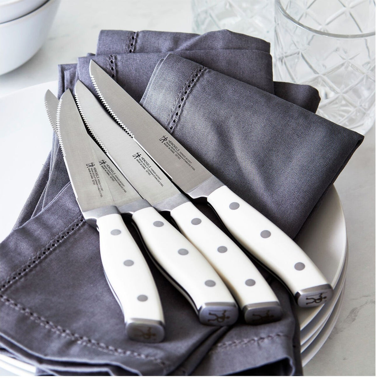 HENCKELS - Forged Accent 4 PC Steak Knife Set with White Handle - 19548-004