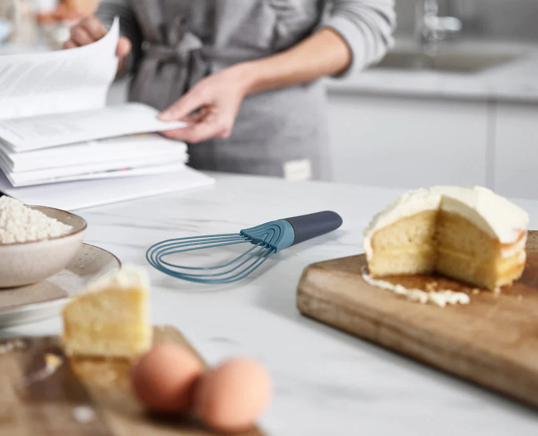 Joseph Joseph - 2 in 1 Silicone Whisk - 7981000BG