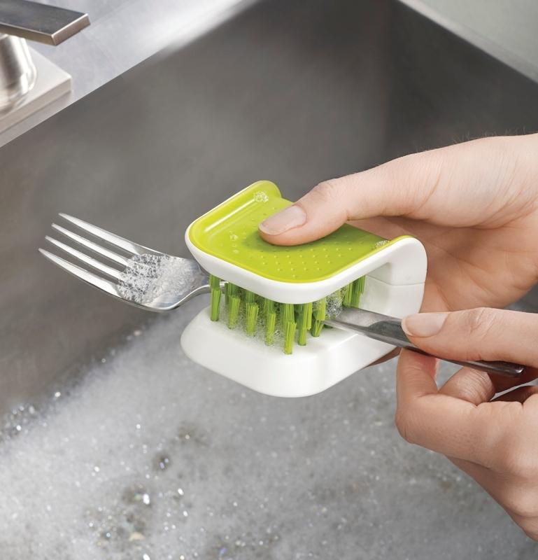 Joseph Joseph Green BladeBrush Knife & Cutlery Cleaning Brush - 85105