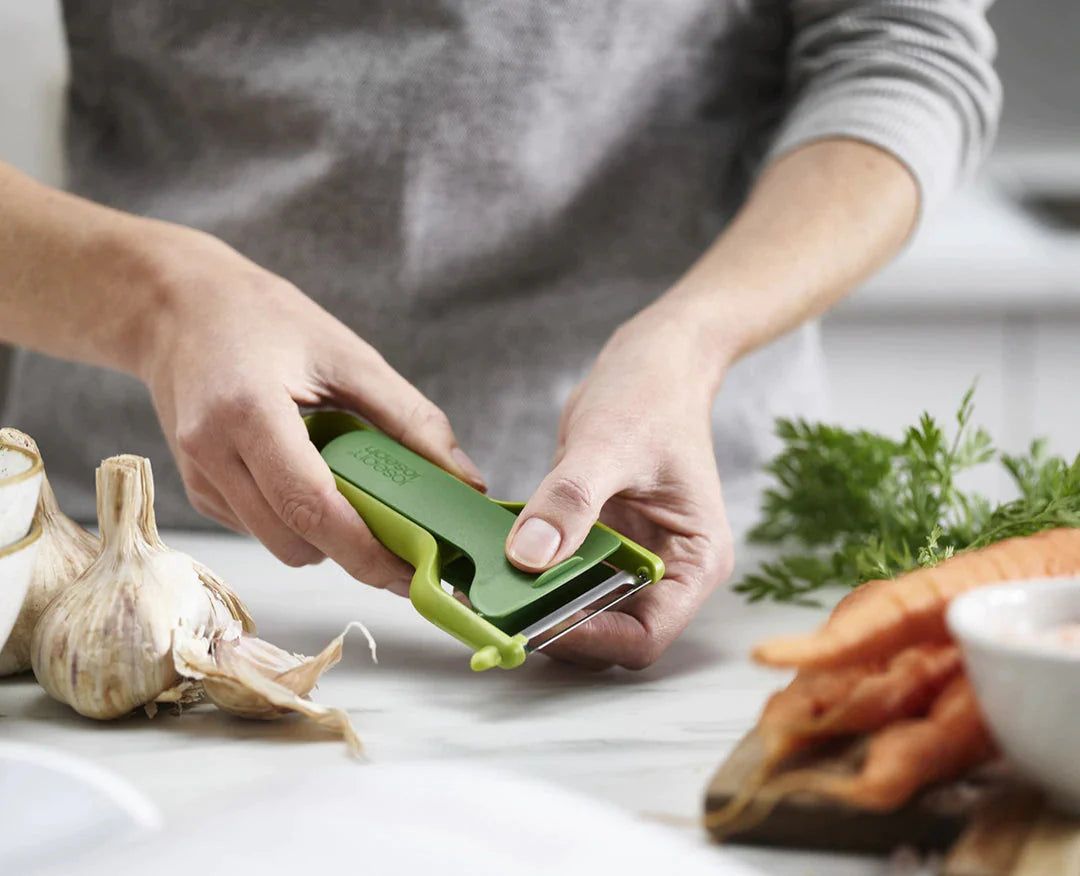 Joseph Joseph - SafeStore Straight Peeler Green - 7020167GR