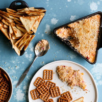 Lodge - 0.2 L Heat-Treated Cast Iron Triangular Mini Server - HMST