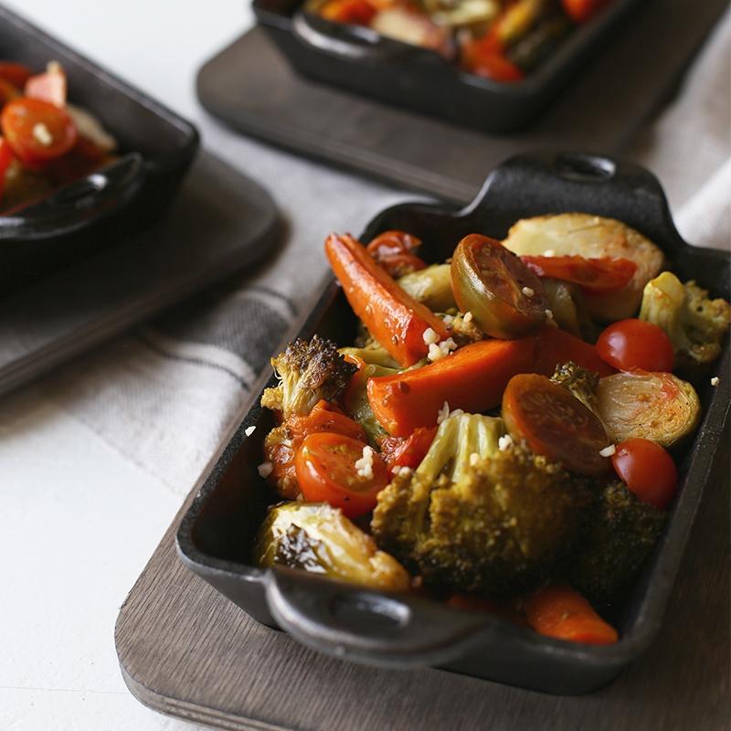 Lodge - 0.4 L Heat-Treated Cast Iron Rectangular Mini Server - HMS14RC